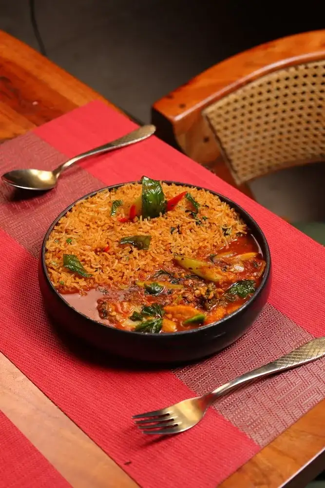 Restaurants in Rajouri Garden – The Red Door, Vishal Mall